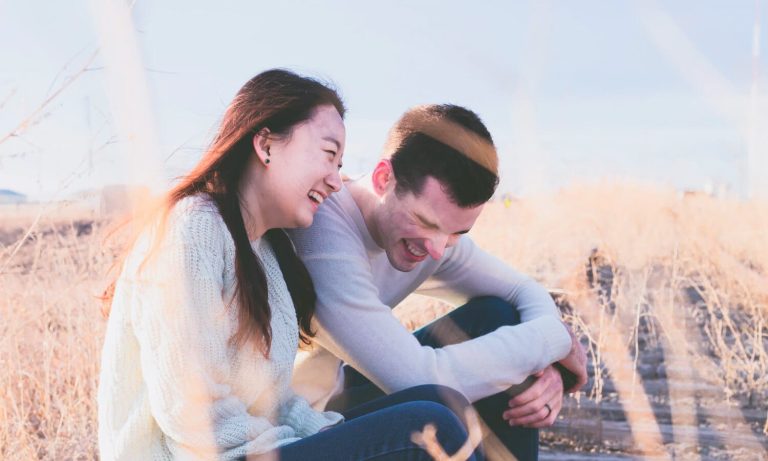 How should you live with a non-believing husband?